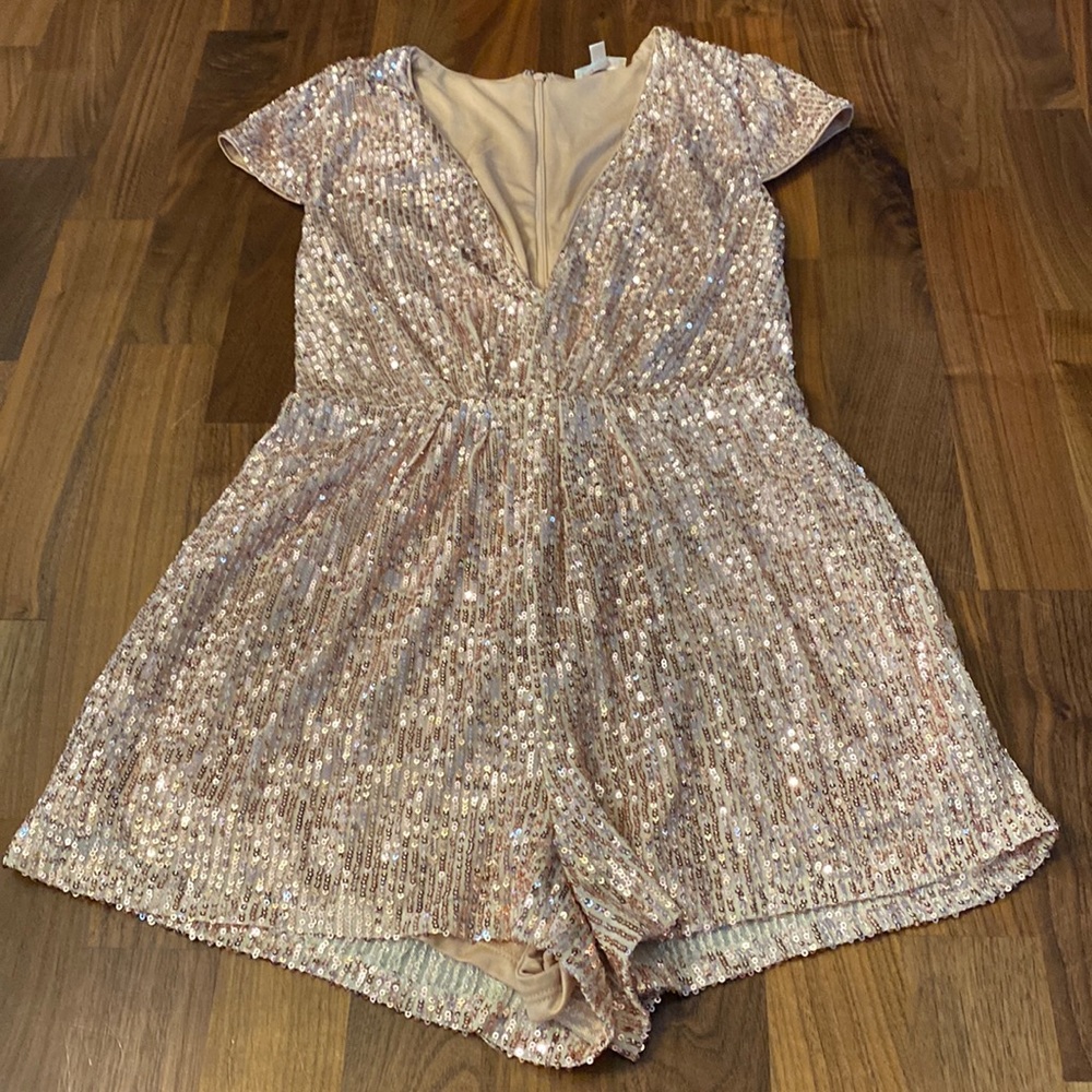 Gold sequins size:small gold romper